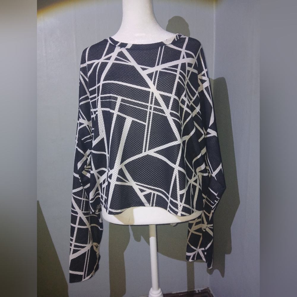 Sports Illustrated Swim Black & White Geometric Long Sleeve Top | XXL